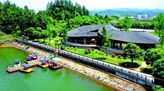 擦亮生態自然底色，做活文旅發展“大文章”