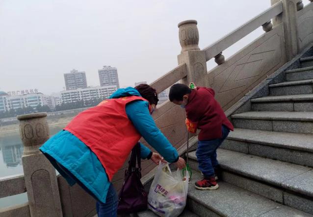 環(huán)保從娃娃抓起，小“邵陽(yáng)灘主”的公益成長(cháng)路