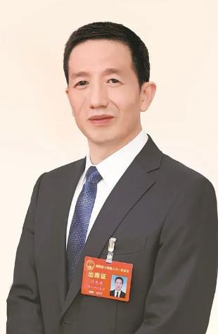 深入實(shí)施“五新四城”戰略 奮力建設現代化新懷化——訪(fǎng)省人大代表、懷化市委書(shū)記許忠建